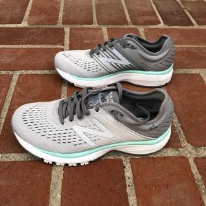 New Balance 860 v10 - Size 6.5, Width is “wide”